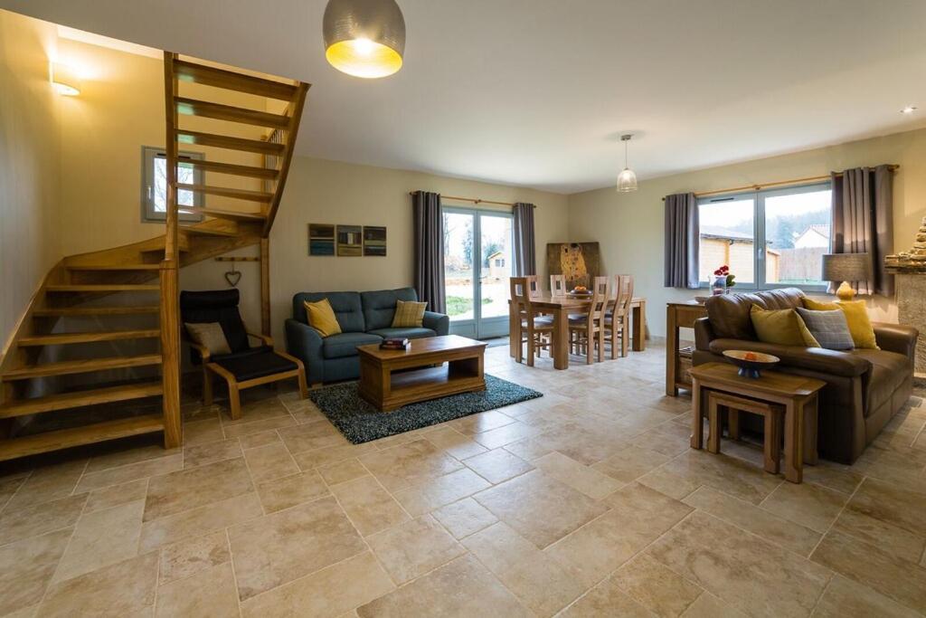 Luxury 3 Bed Home With Heated Swimming Pool Air Con And Boules Pitch Salignac-Eyvigues Екстериор снимка