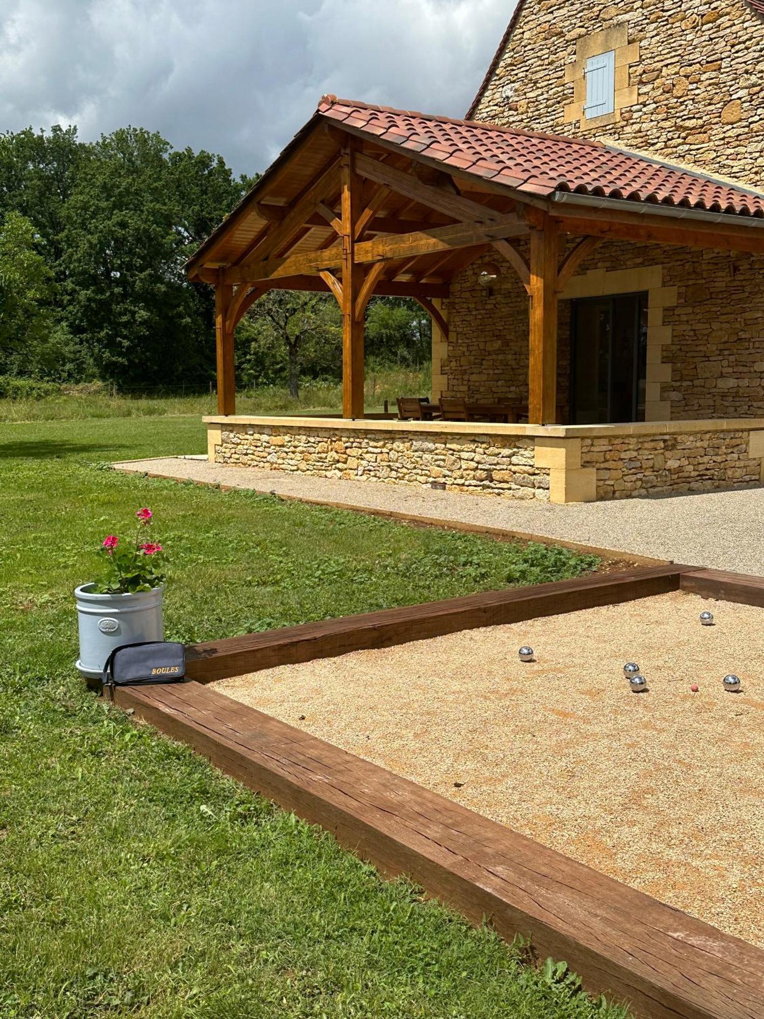 Luxury 3 Bed Home With Heated Swimming Pool Air Con And Boules Pitch Salignac-Eyvigues Екстериор снимка