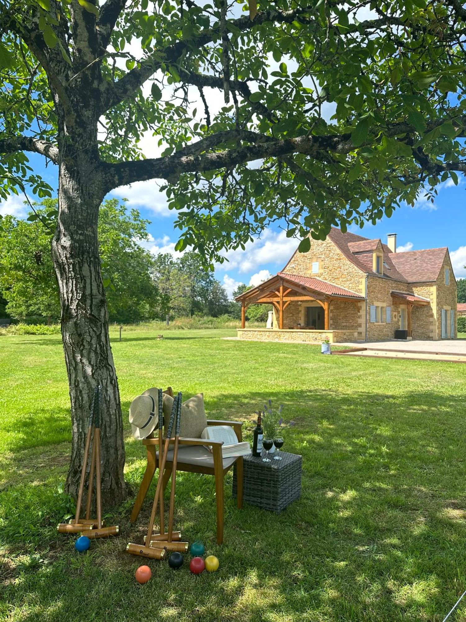 Luxury 3 Bed Home With Heated Swimming Pool Air Con And Boules Pitch Salignac-Eyvigues Екстериор снимка